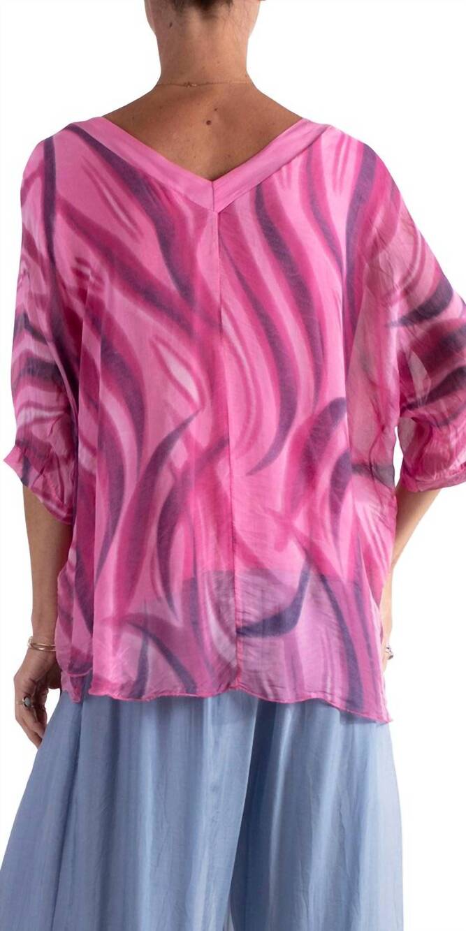 NEW GIGI MODA diana wave print v-neck blouse in hot pink - Picture 2 of 2